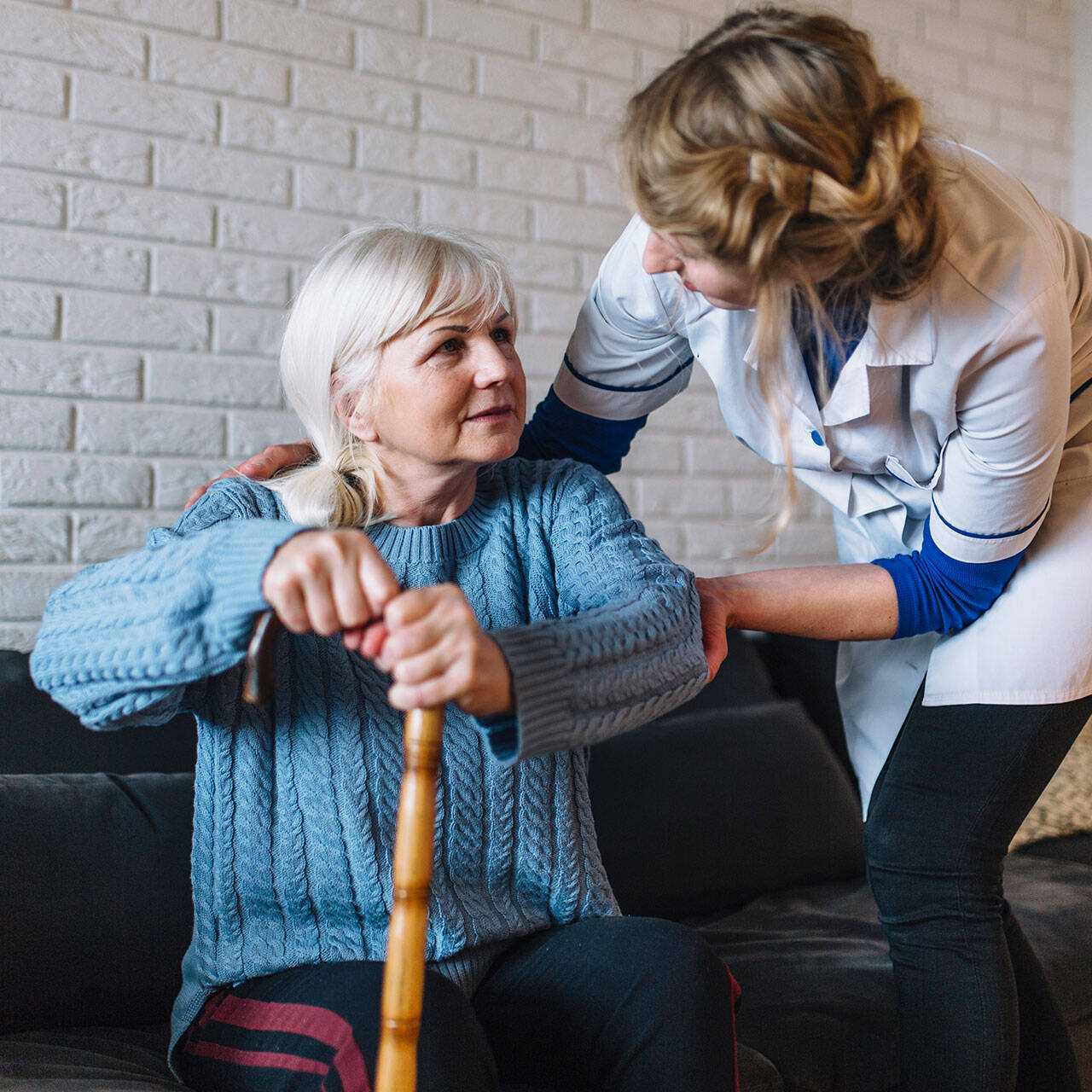 Senior lady get help with home care services in Philadelphia